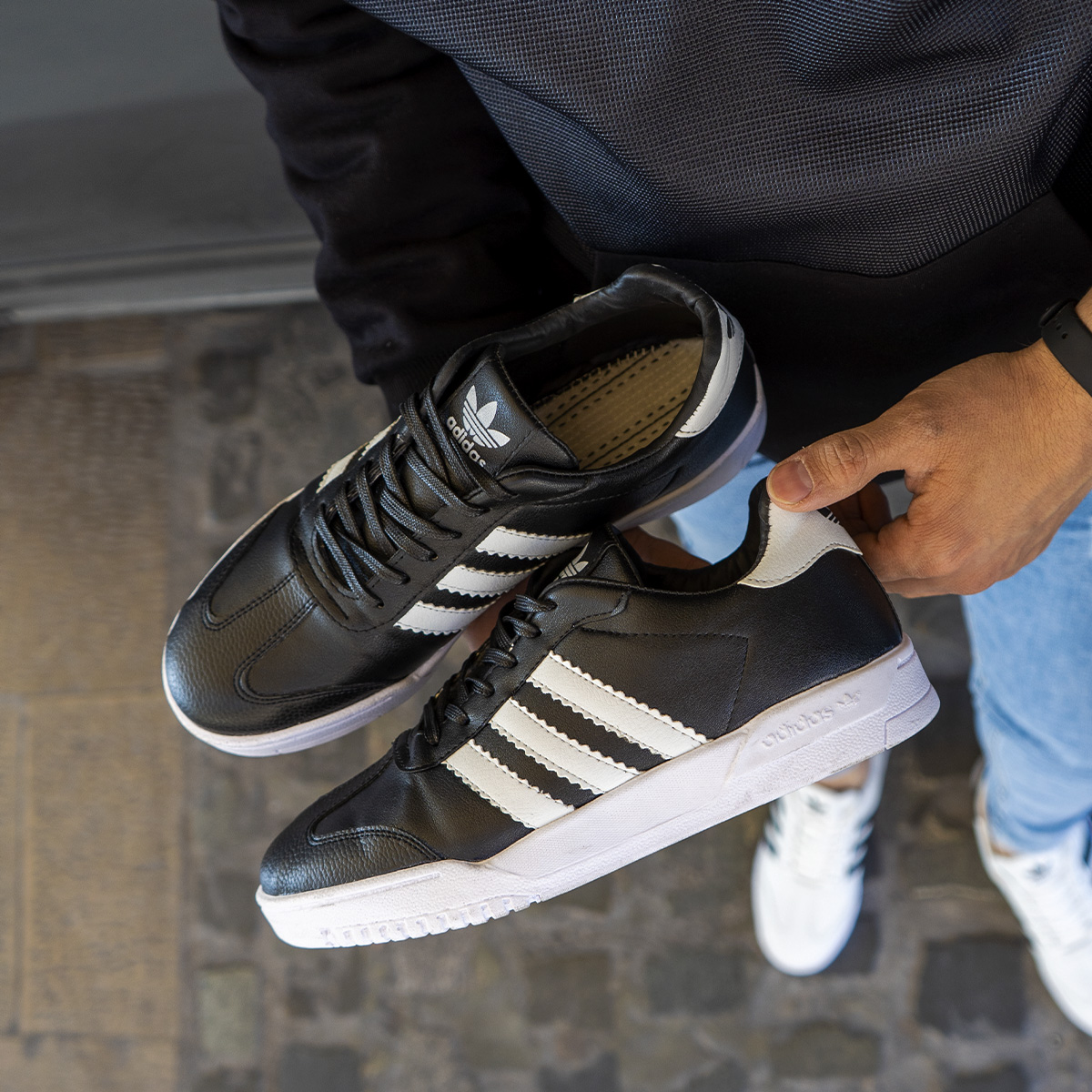 كفش ورزشي adidas مشكي مدل Aksa