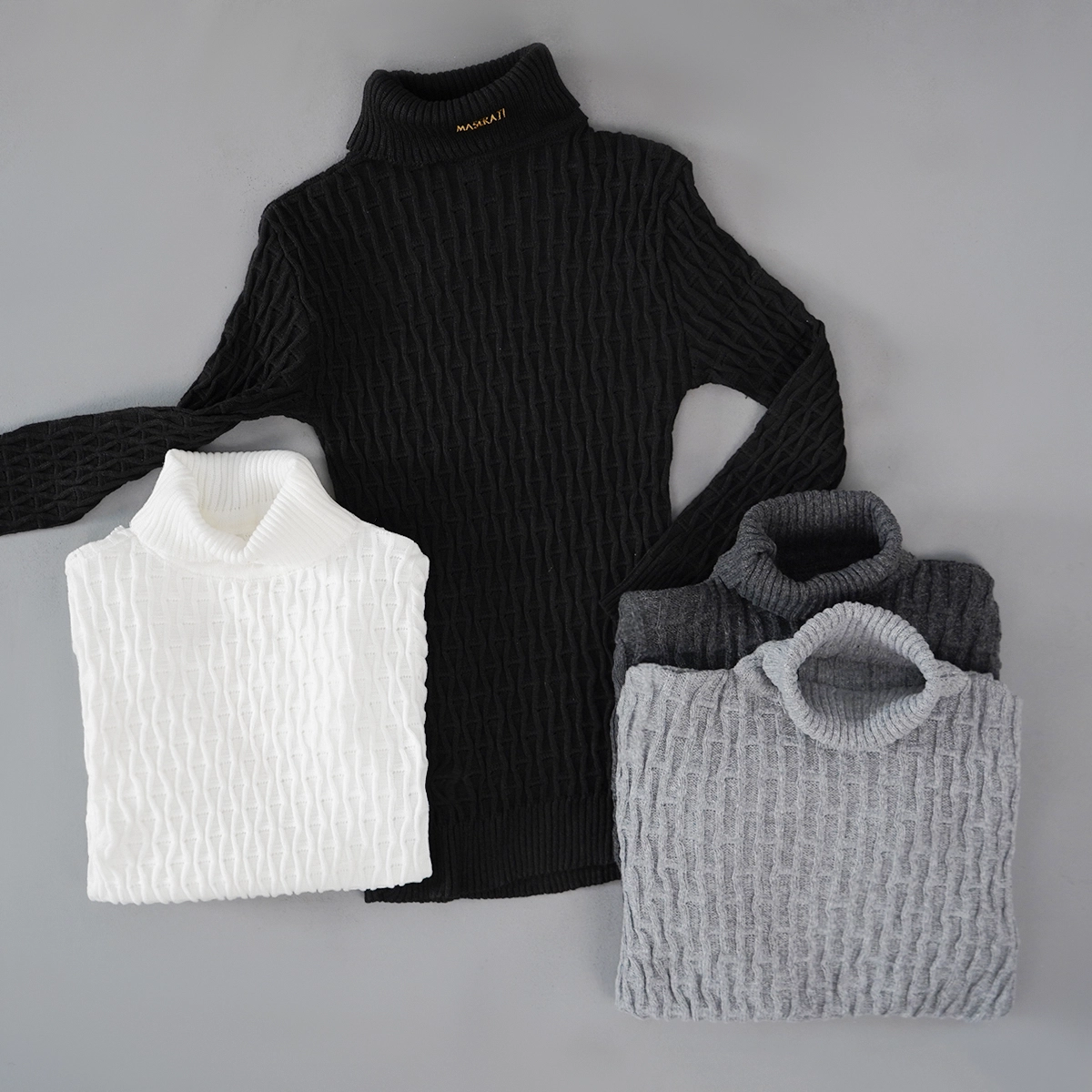 پلیور اندامی یقه اسکی سفید مردانه مدلotik