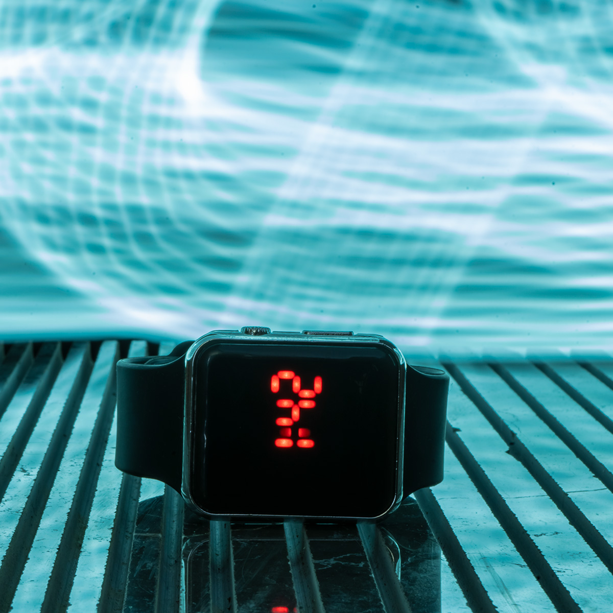 ساعت ال ای دی مشکی نقره ای f450