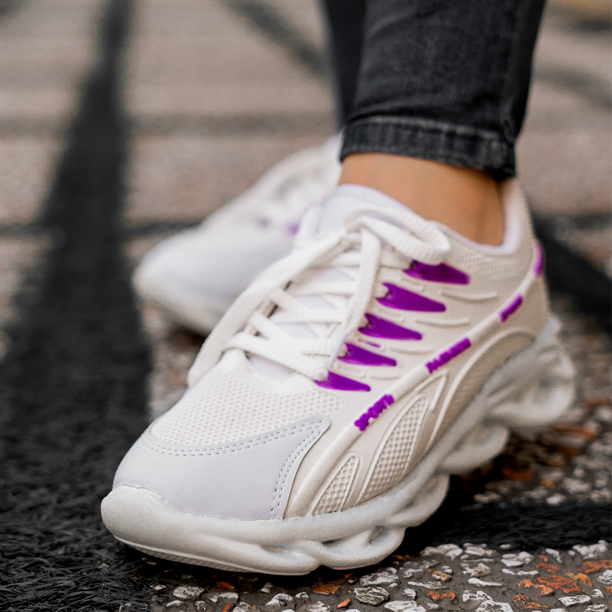 کفش وزرشی زنانه سفید مدل Shiva