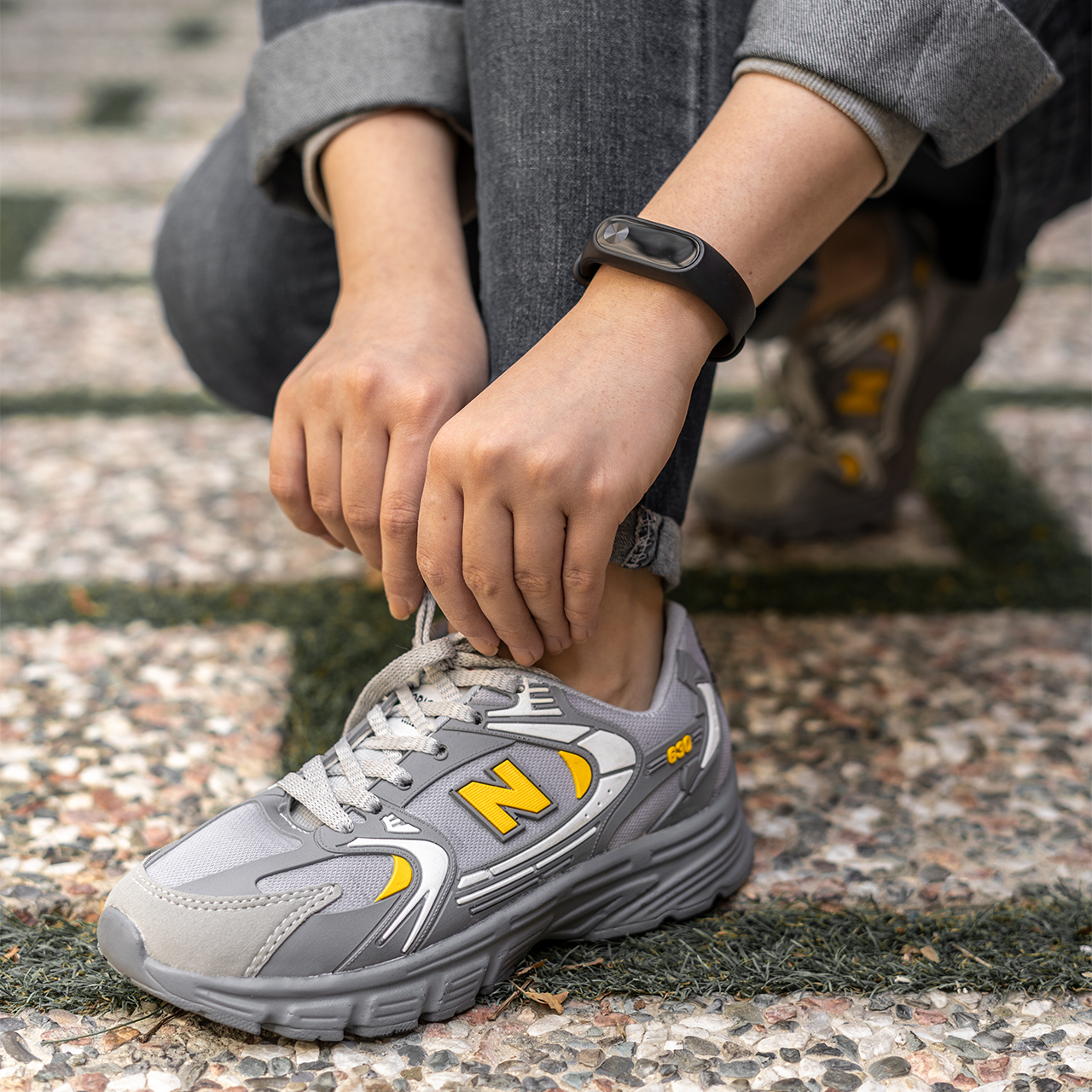 کفش ورزشی نیوبالانس زنانه طوسی زرد مدلMelika