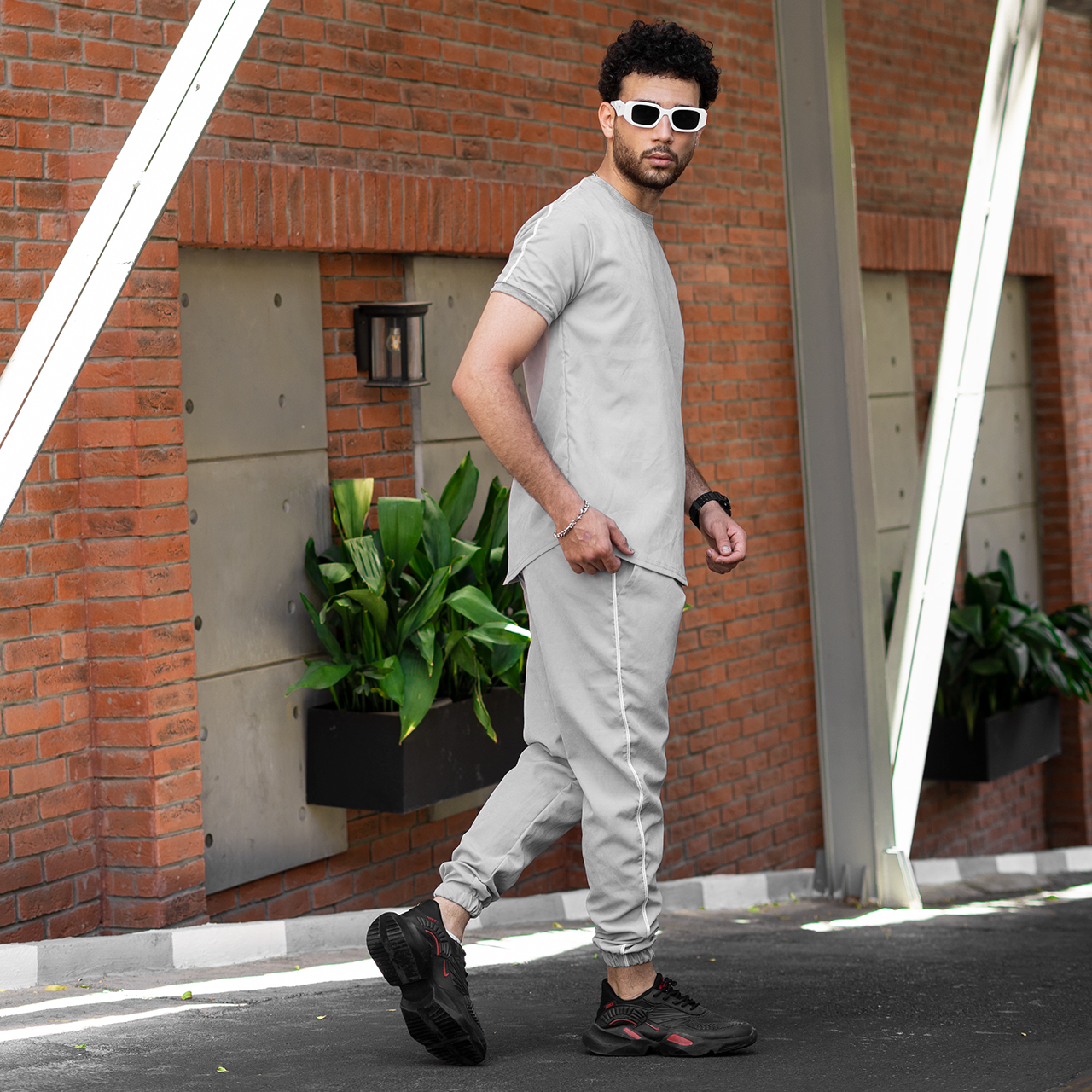 ست تیشرت شلوار مردانه طوسی مدل uota