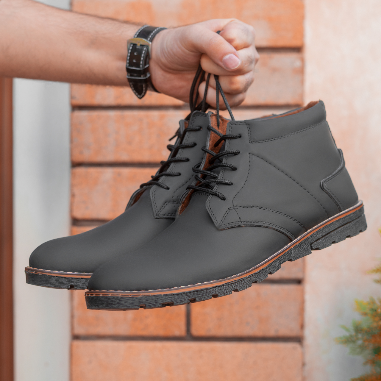 نیم بوت ذغالی مردانه مدل yata