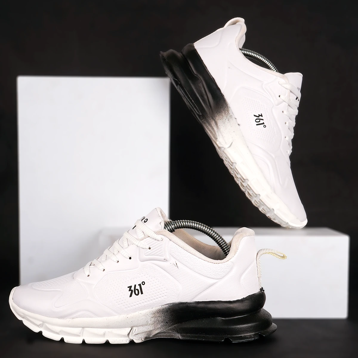 کفش ورزشی مردانه سفید مشکی مدل 361