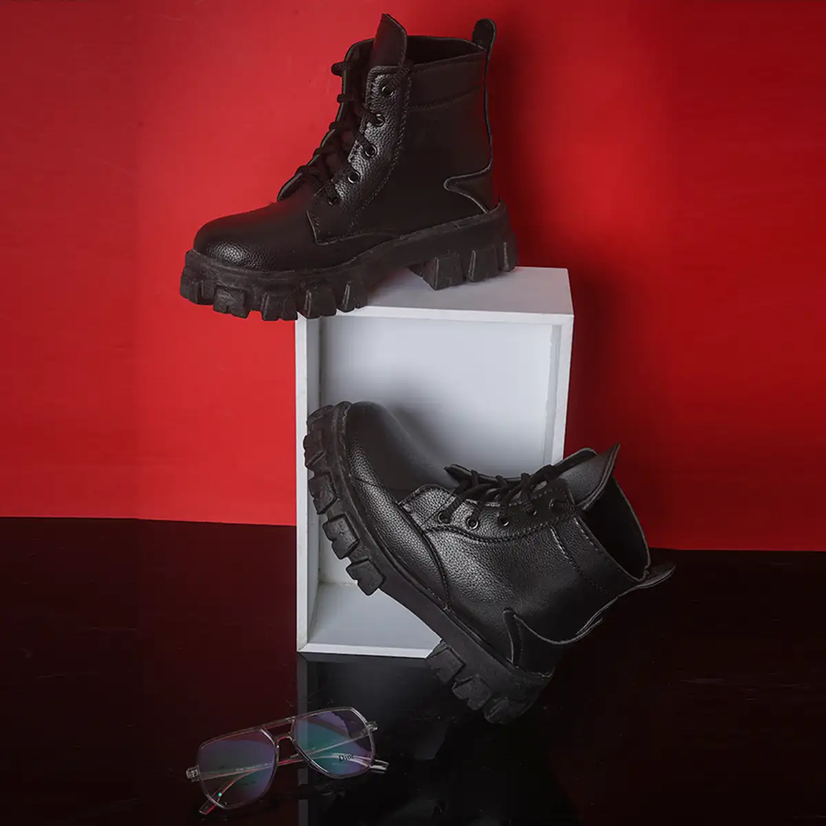 نیم بوت زنانه مشکی مدل 2 Roxana