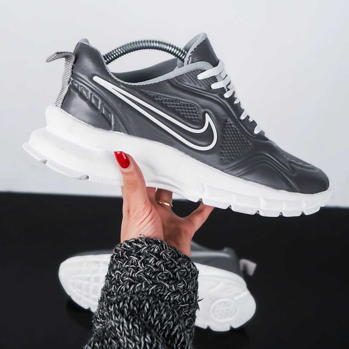 کفش ورزشی نایک طوسی مدل Arona