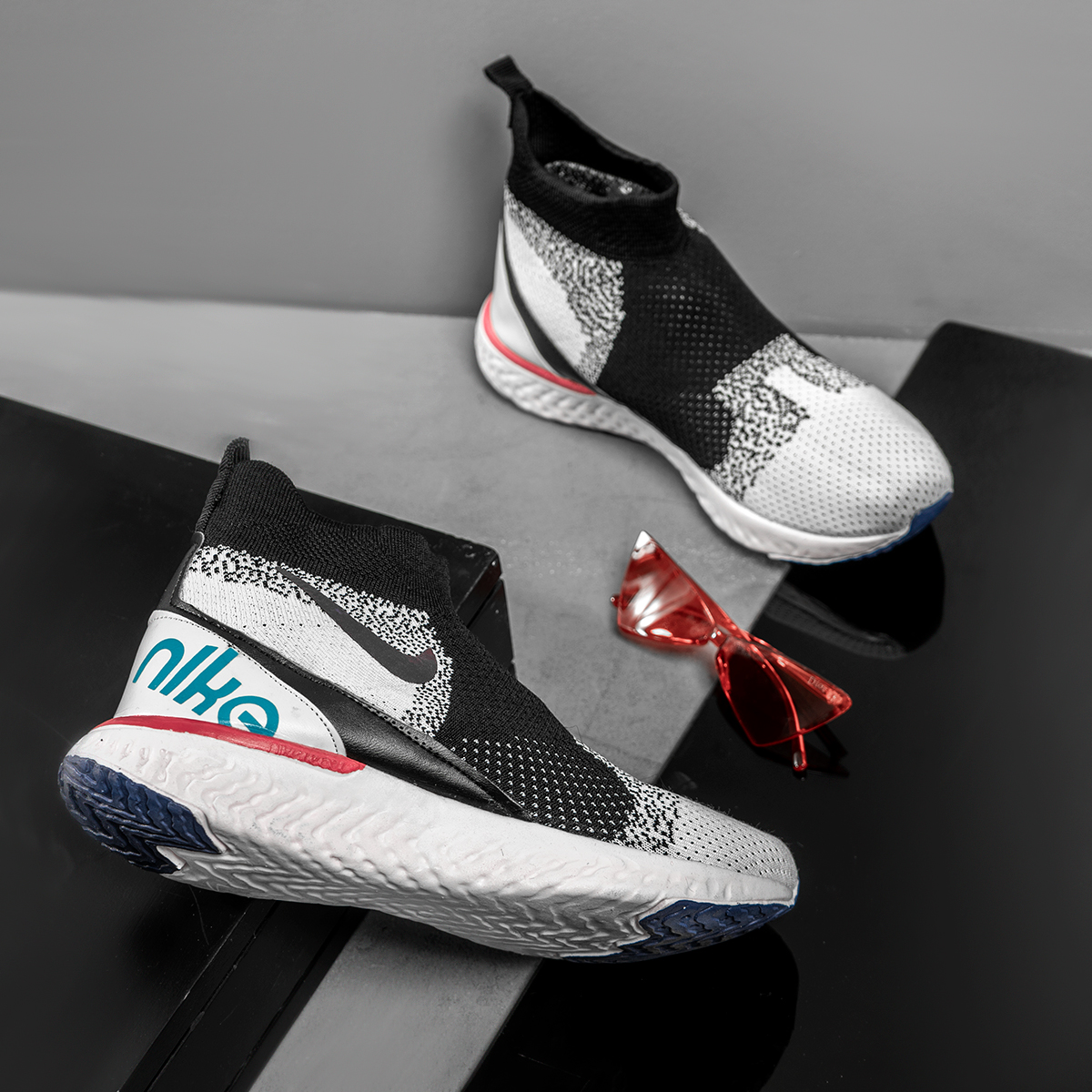 کفش ورزشی Nike مردانه مشکی سفید مدل Andranik