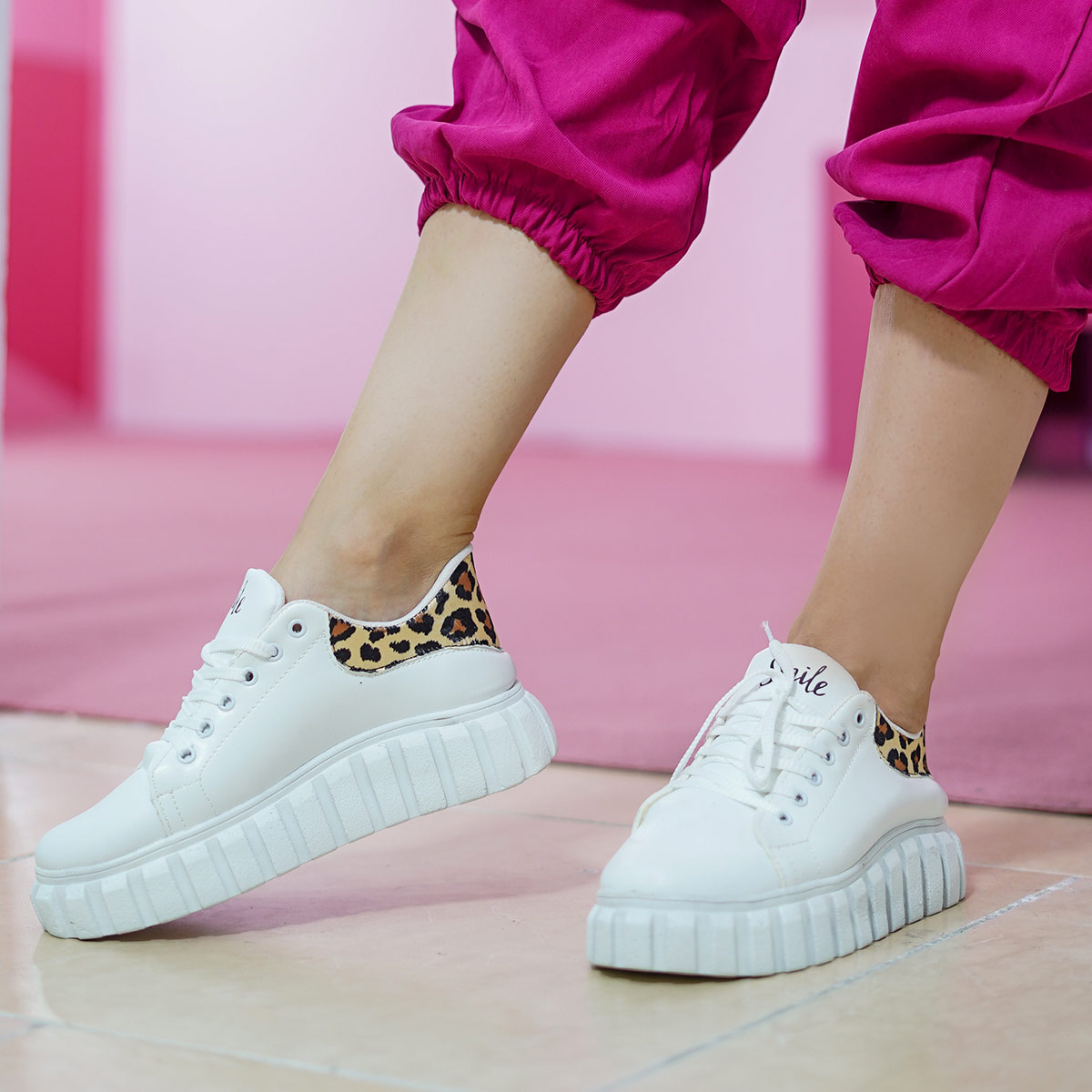 کفش ورزشی Smile زنانه مدل Zoya